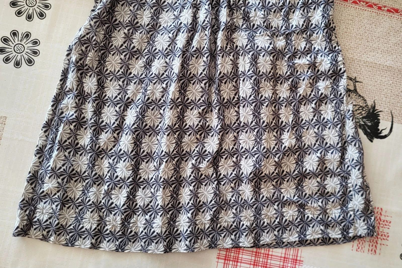 Blusa Elegante Massimo Dutti PP/TFr36-Cinza&Preto-estampado Floral & Fluido 100%Seda em Ótimo Estado – photo 18